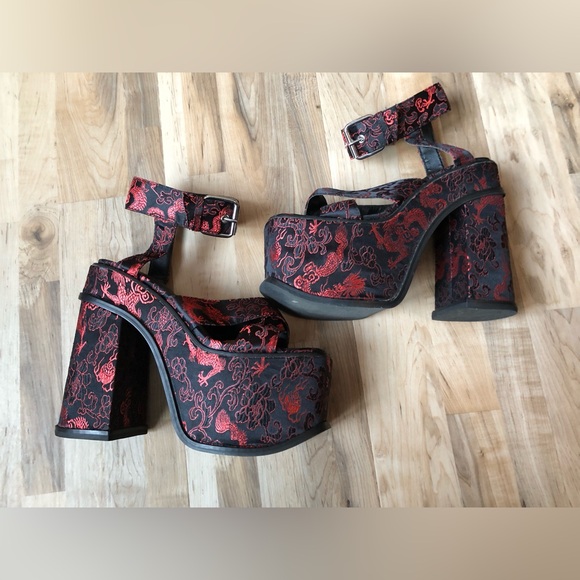 Platform Heels - Picture 1 of 9